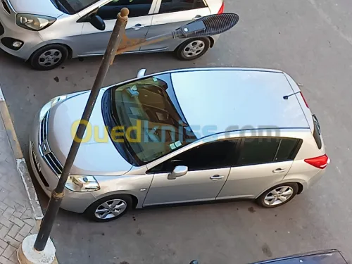Nissan Tiida 5 portes 2009 Tekna