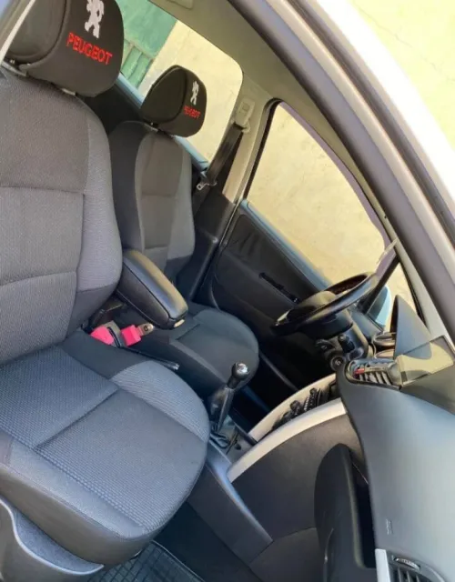 Peugeot 207 2012 