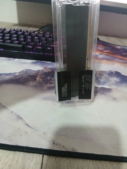 ram team group 8GB DDR4 3200mhz