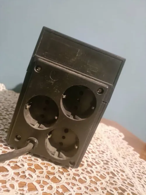 Onduleur Powercom 600VA/ 360W