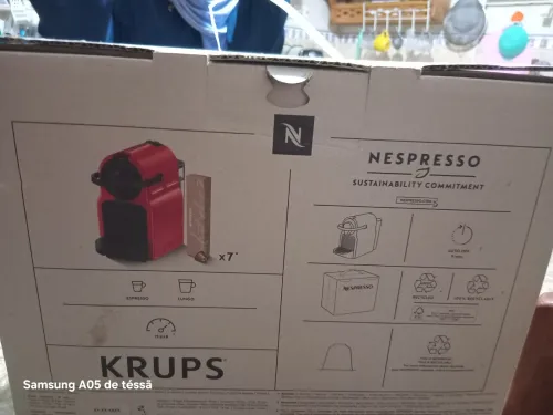 Machine a café NESPRESSO INISSIA