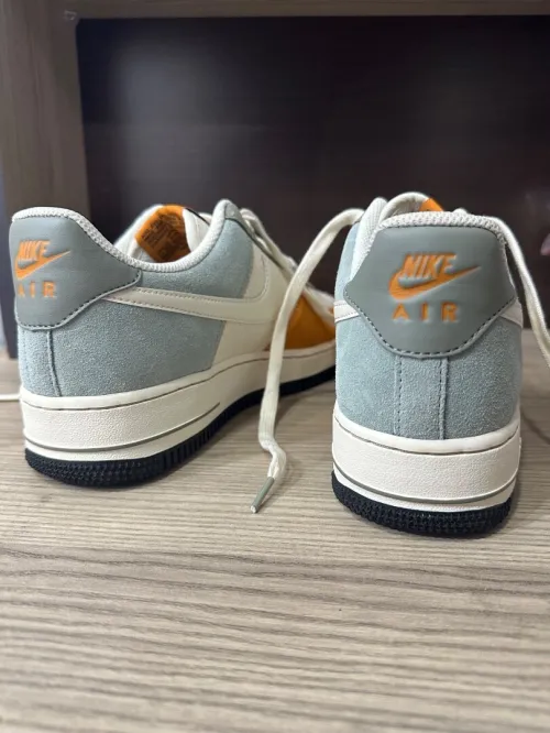 Nike air force1 07 lv08 pointure42 orignal 