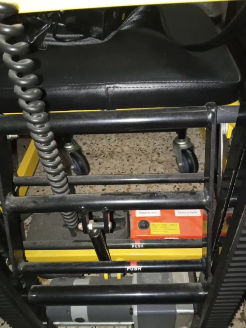 Fauteuil mante-escalier électrique