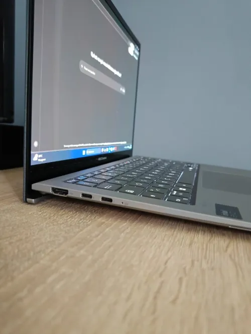 Asus ZENBOOK 13 OLED