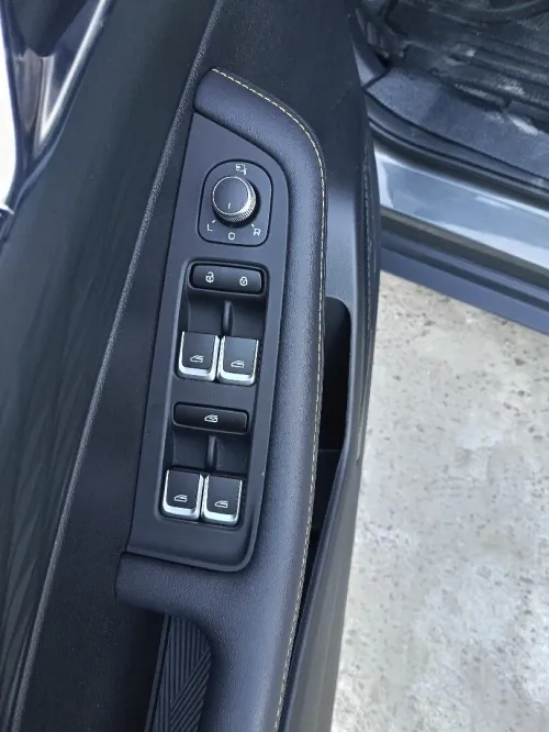 Geely Coolray 2025 La tout opson