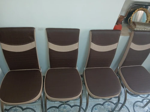 Tableau Quatre chaises