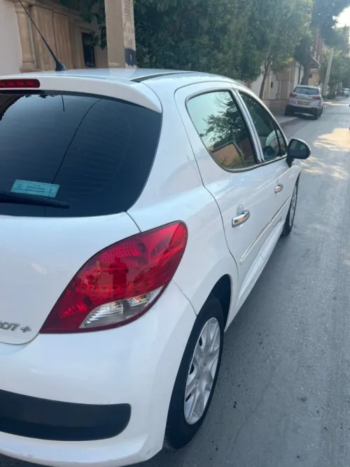 Peugeot 207 plus 2013 