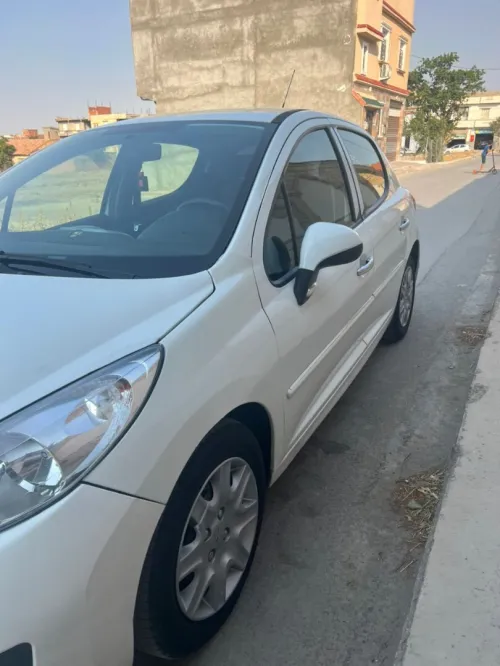 Peugeot 207 plus 2013 