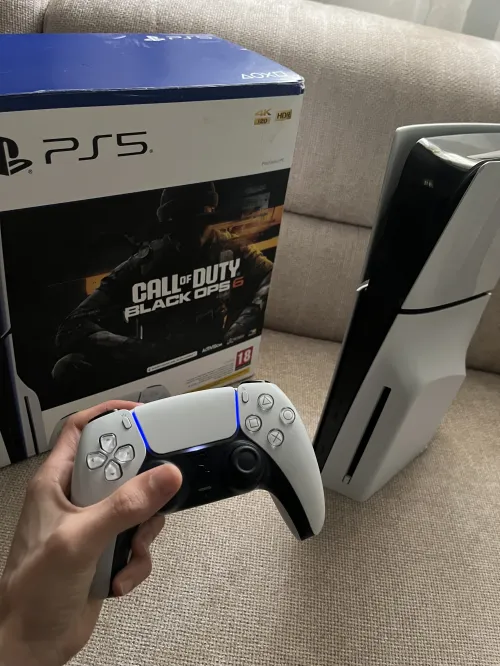 Play station 5 slim standard 1tb ( 2025 )