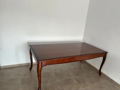 Table pour salle à manger 