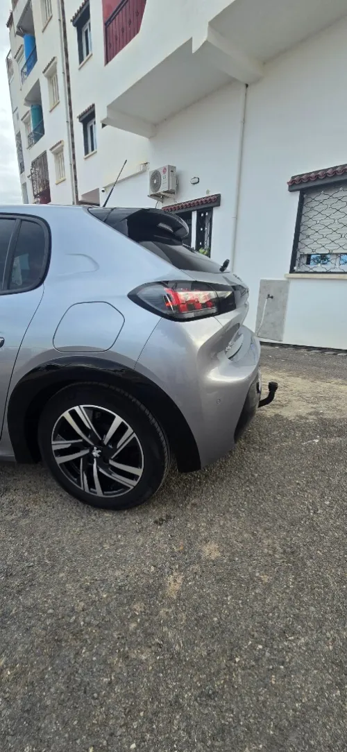 Peugeot 208 2023 E-Style