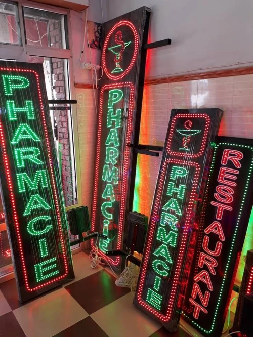 panneaux publicitaires PHARMACIE enseignes LED