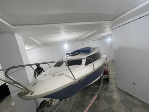 Bateau hors bord