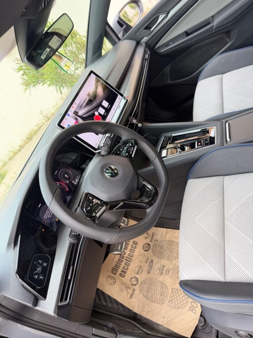 Volkswagen Golf 8 2025 R