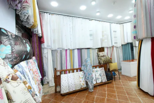 Ameublement, rideaux et le linge de maison