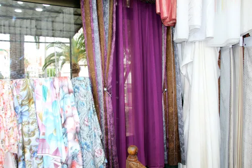 Ameublement, rideaux et le linge de maison