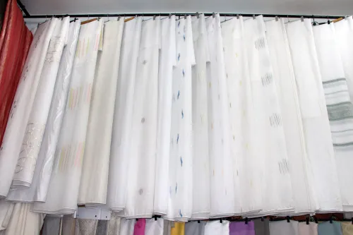 Ameublement, rideaux et le linge de maison