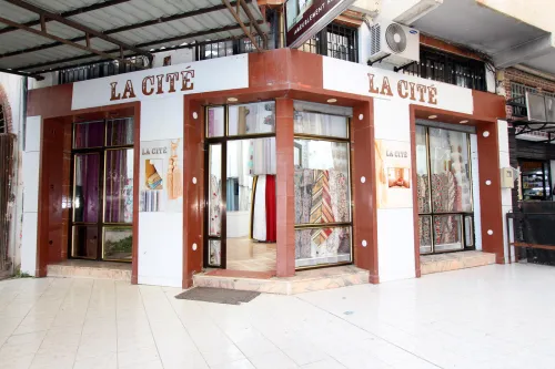 Ameublement, rideaux et le linge de maison