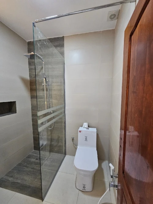 Salle de bain , aménagée, fourniture et pose qualité garantie