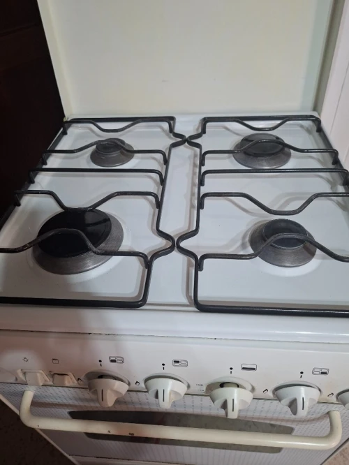 Cuisinière 4 feux 60cm