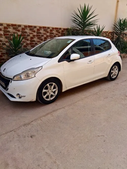 Peugeot 208 2015 Active Facelift