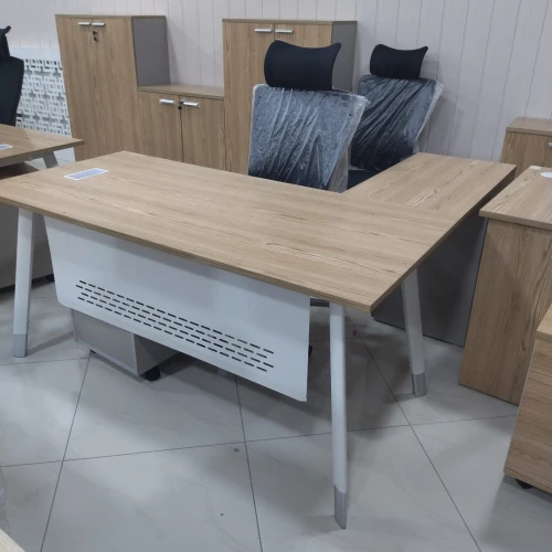 BUREAU OPERATEUR / 120 / 140 /160 PIETEMTNT METAL OU BOIS