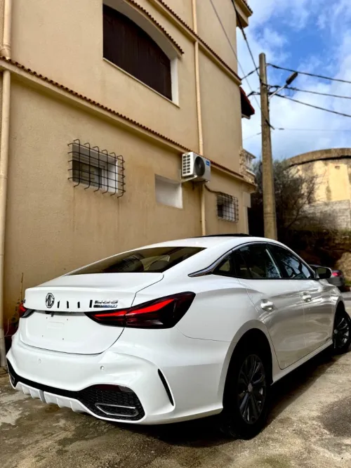 MG 5 2025 Luxury 180 Dvvt