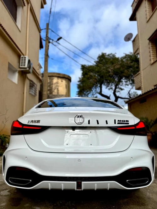 MG 5 2025 Luxury 180 Dvvt