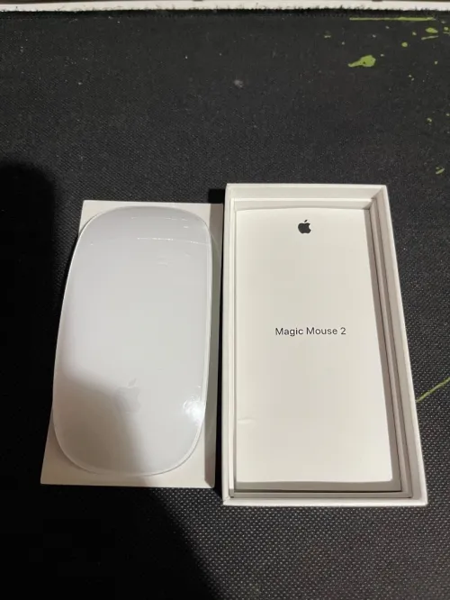 MacBook Pro 2017 15 inch touchbar ( battery service) & souris Magic Mouse 2
