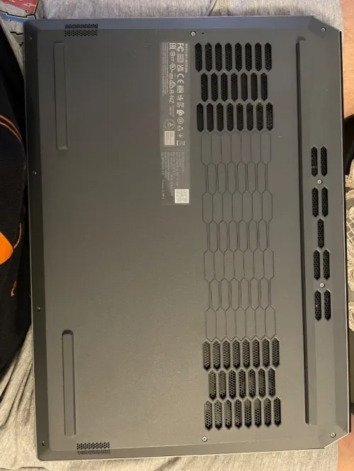 Lenovo LOQ 15 - RYZEN 7 7435HS - RTX 4060 8GB 115W - 16GB RAM - 144Hz