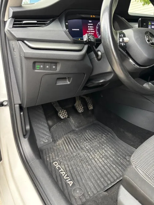 Skoda Octavia 2023 Business