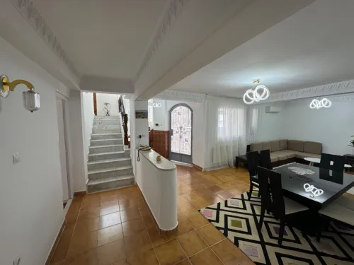 Location Appartement Niveau de villa F4 Alger El biar