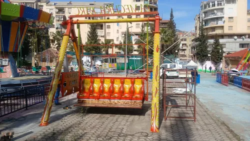Manège et jeux d'attraction (happy siwng de 12 places adultes et enfants)