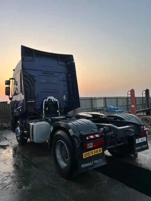 Renault C 440 