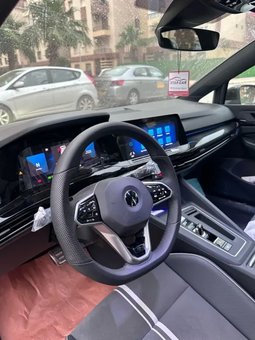 Volkswagen Golf 8 2025 R-Line