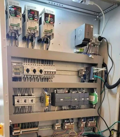 Service  professionnel en électricité bâtiment et industriel