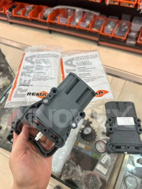 Connecteur Batterie Gerbeur Et Chariot Élévateur - De La Marque Allemande REMA