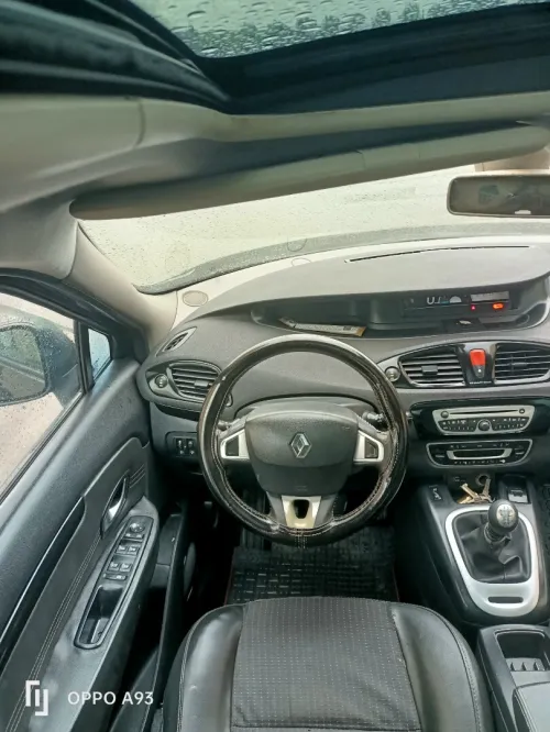 Renault Scenic 2012 3