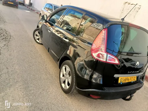 Renault Scenic 2012 3