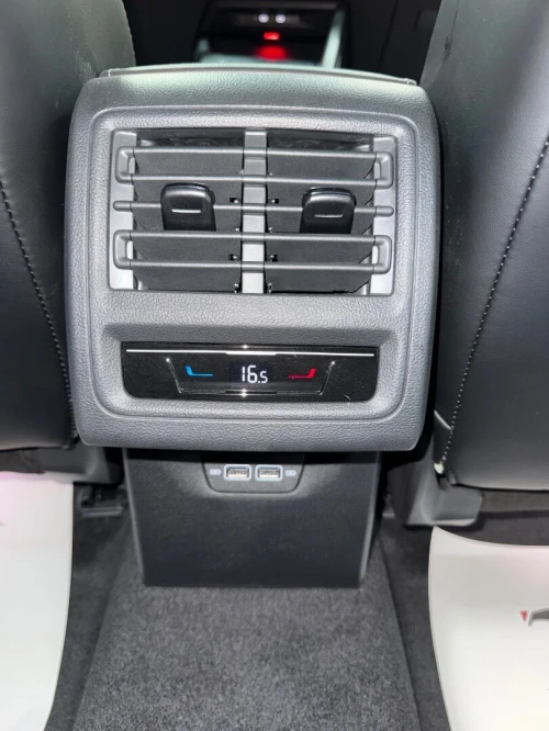 Volkswagen Golf 8,5 full option 2026 R-LINE / BLACK ÉDITION