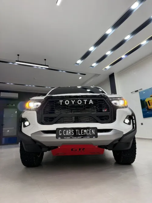 Toyota HILUX FULL OPTION 2025 GR SPORT VIP