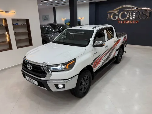 Toyota Revo  2025 HILUX FULL OPTION 4*4