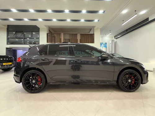 Volkswagen Golf 8,5 full option 2026 R-LINE / BLACK ÉDITION
