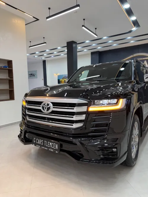 Toyota Land Cruiser  2025 VX-R / LC 300 FULL OPTION
