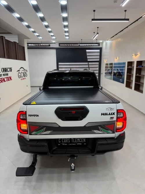 Toyota HILUX 4*4 2025 Gr sport / full option