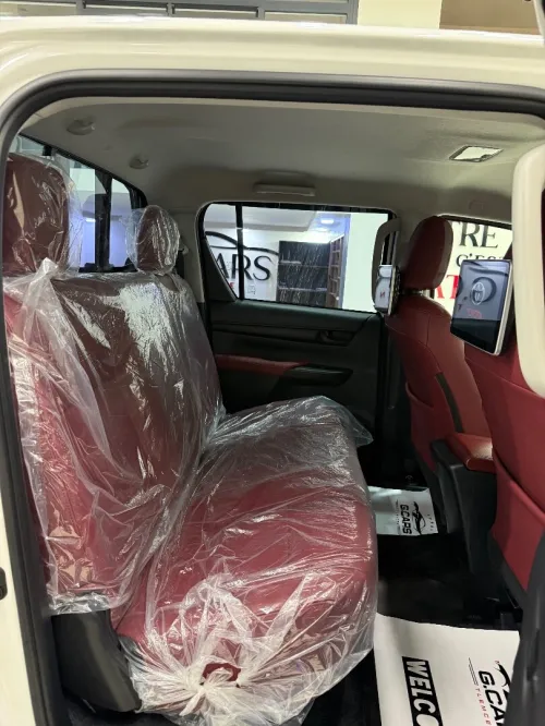 Toyota Revo  2025 HILUX FULL OPTION 4*4