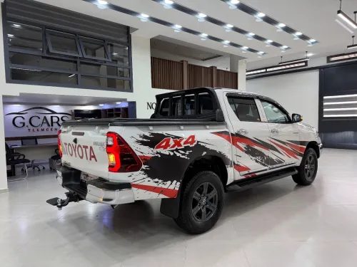 Toyota Revo  2025 HILUX FULL OPTION 4*4