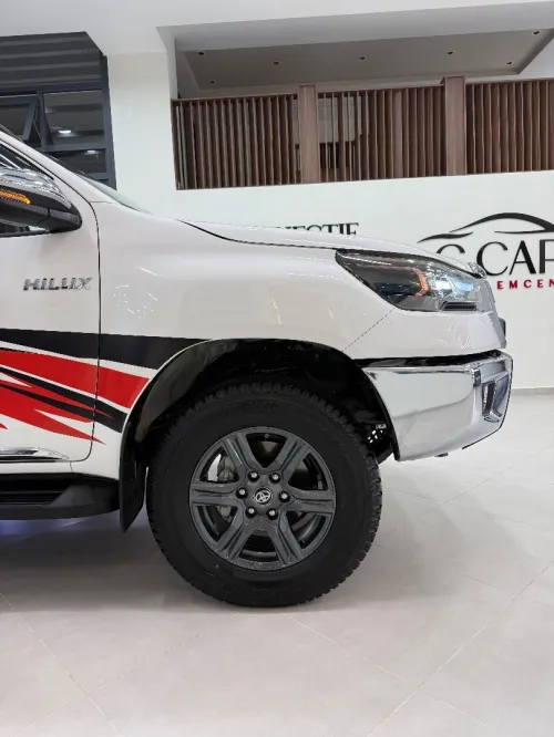Toyota Revo  2025 HILUX FULL OPTION 4*4