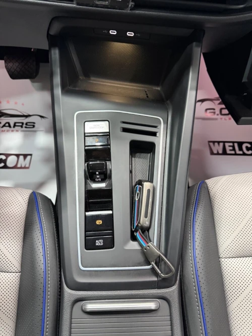 Volkswagen Golf8.5 full option 2026 R-line