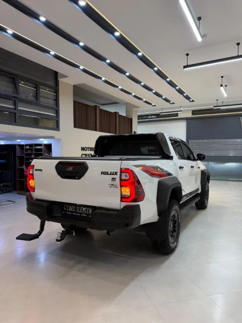 Toyota HILUX 4*4 FULL OPTION 2025 Gr sport vip